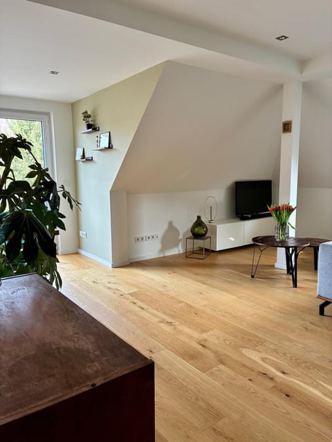 Communal lounge/ TV room, Living room, Seating area