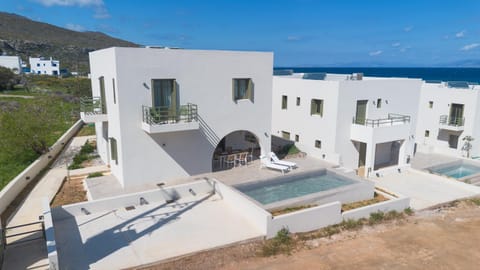Property building, Sea view, Swimming pool