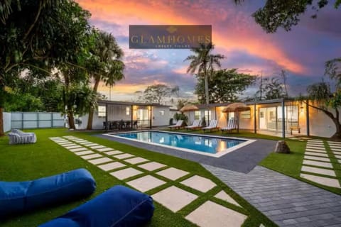 Garden, Garden, Garden view, Pool view, Swimming pool, Swimming pool, sunbed