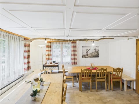 Communal lounge/ TV room, Dining area