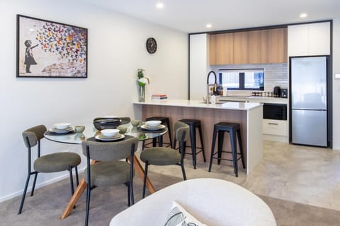 Dining area, kitchen