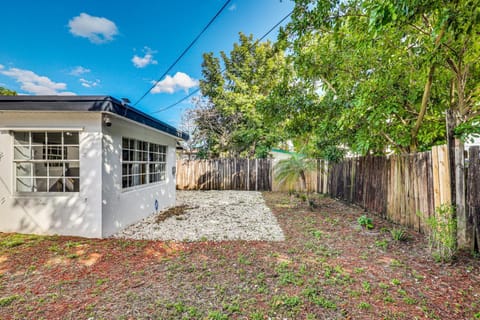 Cozy Fort Lauderdale Home with Yard 7 Mi to Beaches House in Fort Lauderdale