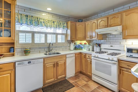 Charming Boutique Home in West End Alexandria! House in Alexandria