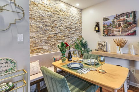 Charming Boutique Home in West End Alexandria! House in Alexandria