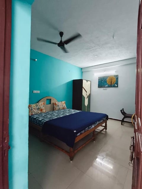 Bedroom, wardrobe