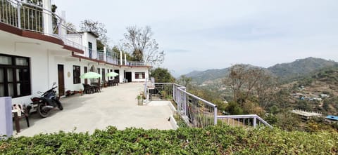Property building, Natural landscape, Mountain view