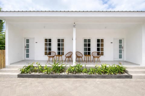 Property building, Spring, Day, Garden, Garden view