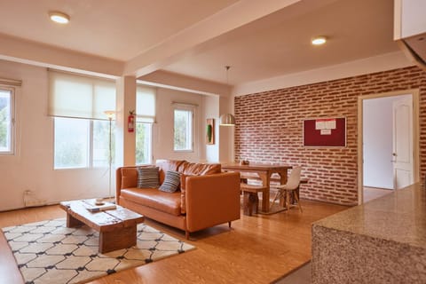 Day, Living room