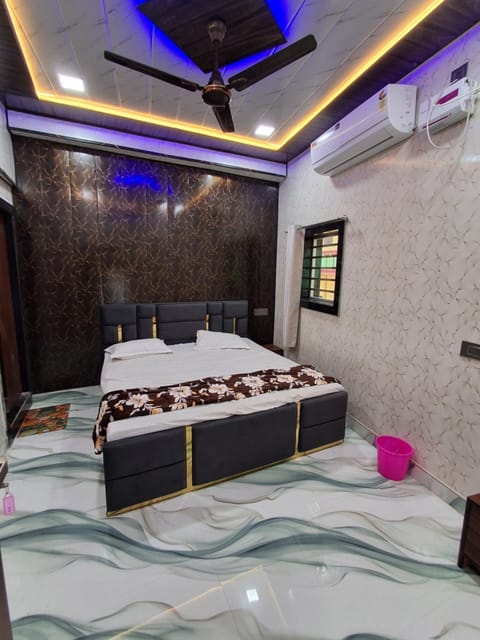 Bed, TV and multimedia, Photo of the whole room, Bedroom, air conditioner