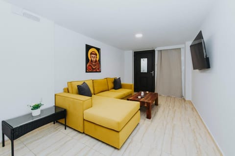 TV and multimedia, Seating area