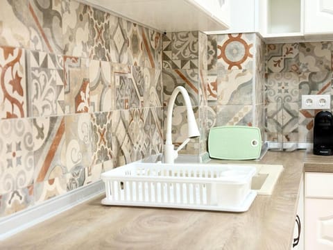 Kitchen or kitchenette, kitchen, kitchen