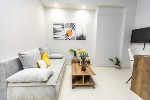 Breeze Apartments Megara - Pulse Suite Bed and Breakfast in Euboea