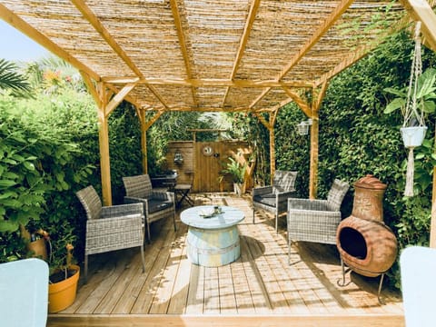 Patio, Day, Garden, Garden view