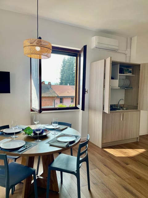 Day, Kitchen or kitchenette, Living room, Seating area, stove