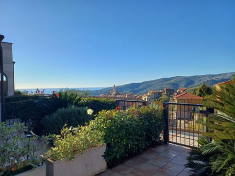 View (from property/room), City view, Sea view