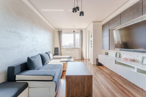 Bed, TV and multimedia, Kitchen or kitchenette, Living room, Photo of the whole room, Seating area, Bedroom