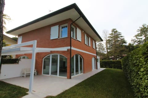 Property building, Garden, Garden view