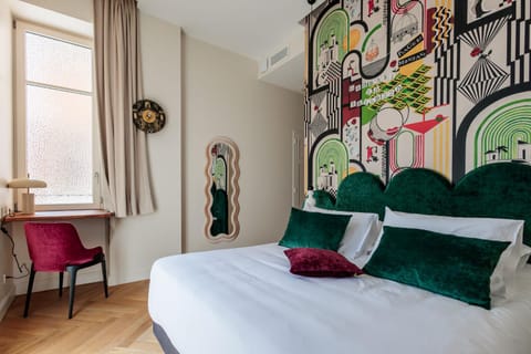 Bed, Balcony/Terrace, Photo of the whole room, Seating area, Bedroom