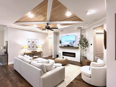 Amelia Island Retreat - Bikes to Beach - Ritz Carlton, Pond and Golf Course Views House in Amelia Island