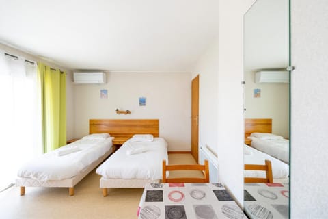 Property building, Living room, Bedroom