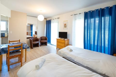 Property building, Living room, Bedroom