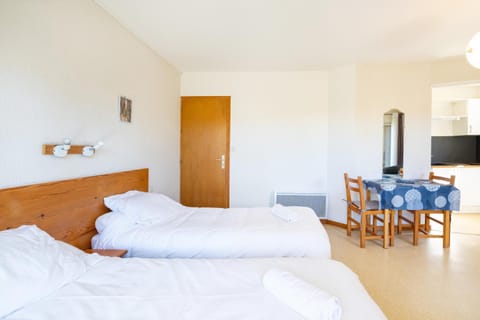 Property building, Living room, Bedroom