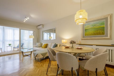 Living room, Seating area, Dining area