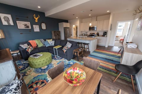 Dog Friendly-Private Backyard-Hip House in Salida