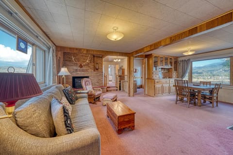 Casa Commodore- Paddles, Pups & Proximity! House in Salida