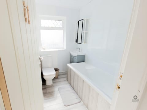 Toilet, Bathroom, Bath, towels