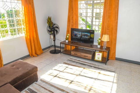 Communal lounge/ TV room, TV and multimedia, Living room