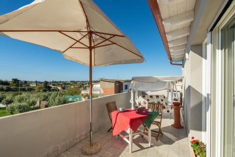 Property building, Balcony/Terrace, Living room