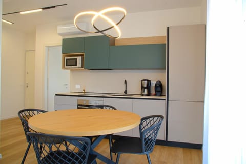 Kitchen or kitchenette, Dining area, kitchen, air conditioner