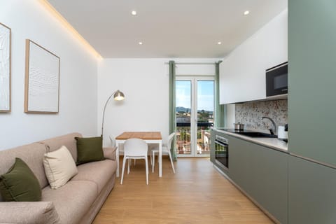 Kitchen or kitchenette, Living room, Dining area