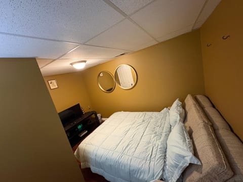 HillzBNB Bed and Breakfast in Clarksville