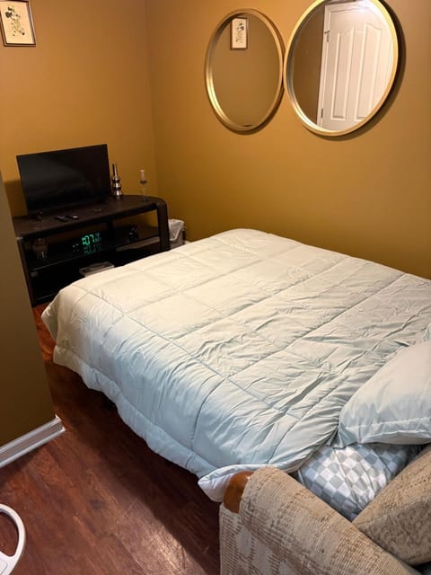 HillzBNB Bed and Breakfast in Clarksville
