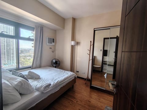 Bed, Photo of the whole room, Bedroom, towels, wardrobe