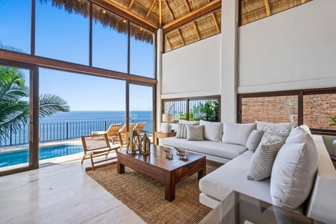 View (from property/room), Balcony/Terrace, Seating area, Sea view, sunbed