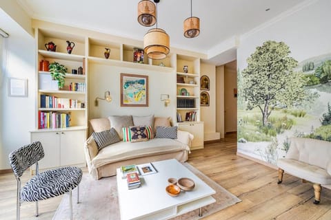 Library, Living room, Seating area