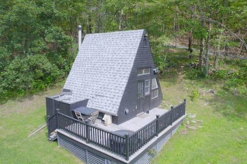 Glamping A-Frame w/ Outdoor Shower on Hillside House in Taghkanic