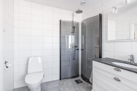 Fristående hus med stor trädgård och pool Villa in Västervik