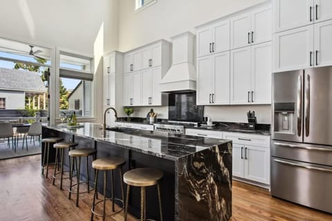 Gorgeous Grand Home with Heated Pool House in Warehouse District