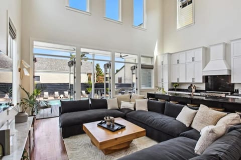 Gorgeous Grand Home with Heated Pool House in Warehouse District