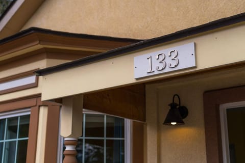 Dog Friendly! Dunwell Cottage, Cute Downtown Home, Close to Everything!! House in Salida