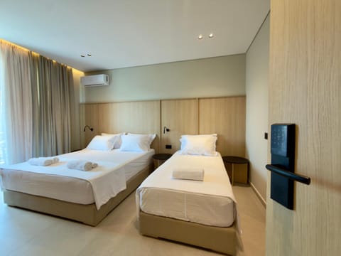 Bed, TV and multimedia, Photo of the whole room, air conditioner