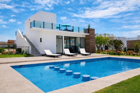 Garden, Swimming pool
