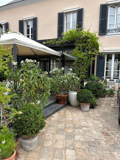 Le Jardin Cathedrale Bed and Breakfast in Chartres