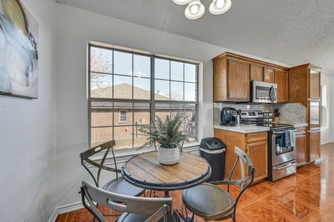 10 Mi to Fort Hood Family Home with Backyard House in Harker Heights