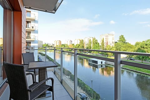 Balcony/Terrace, Lake view