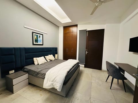 Bed, Living room, Photo of the whole room, Bedroom